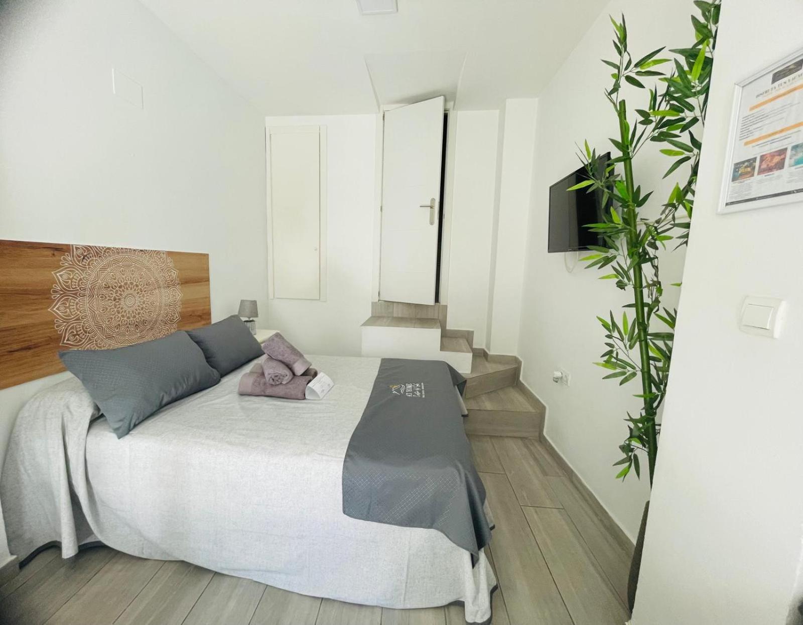 Estudio Jimena Burriana En El Centro De Nerja Ngoại thất bức ảnh